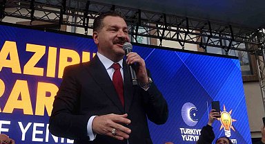 Balıkesir'de AK Parti'nin Büyükşehir Belediye Başkan Adayı Yücel Yılmaz'a coşkulu karşılama