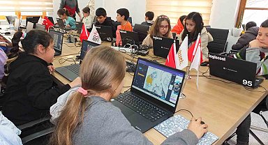 Balıkesirli öğrenciler tatilde kodlama eğitimine katıldı