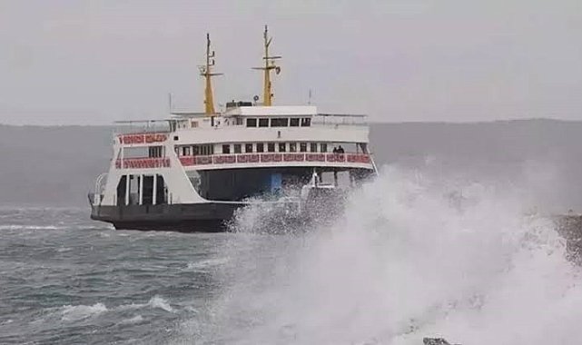 Bandırma ve Erdek'te feribot seferleri iptal edildi