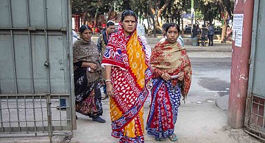 Bangladeş'te halk genel seçimler için sandık başında
