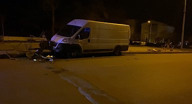 Bariyerlere çarpıp kaçtı: Yakalanan alkollü sürücü polise zor anlar yaşattı