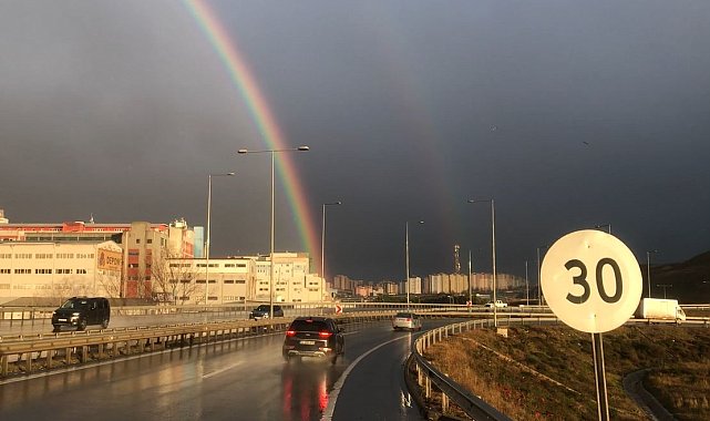 Başakşehir'de çift gökkuşağı görsel şölen oluşturdu