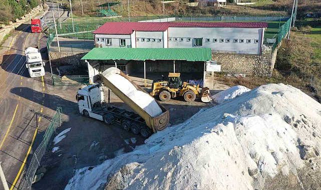 Başiskele'de kar yağışına hazır