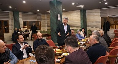Başkan Akçadurak, belediye meclis üyelerine plaket verdi