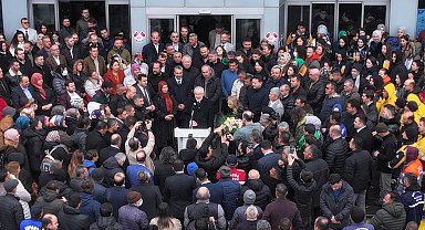 Başkan Başdeğirmen mesai arkadaşlarının sevgi seliyle karşılandı