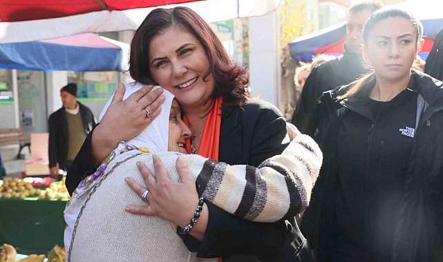Başkan Çerçioğlu Çarşamba Pazarı'nda vatandaşlarla buluştu