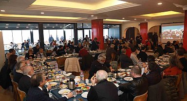 Başkan Deveciler gazeteciler ile 10 Ocak'ı kutladı