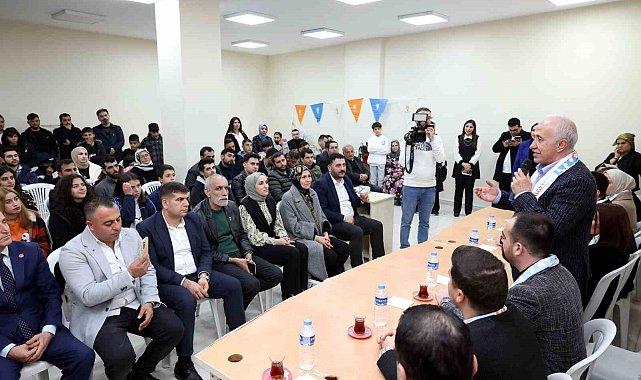 Başkan Gültak, gençlerle bir araya geldi