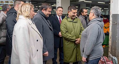 Başkan Günel kapalı pazar yerinde esnaf ve vatandaşlarla buluştu