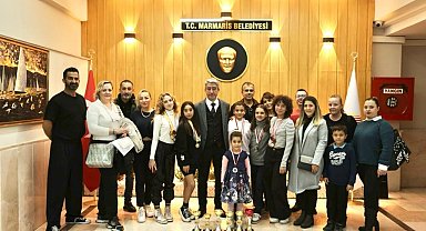 Başkan Oktay şampiyon dansçıları ağırladı
