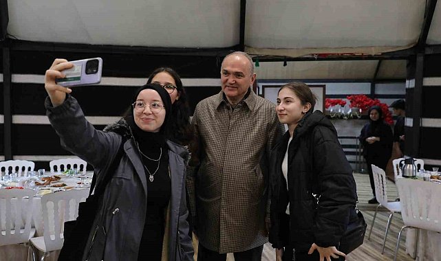 Başkan Özlü, "Kendini değil, kentini düşünen başkana oy verin"