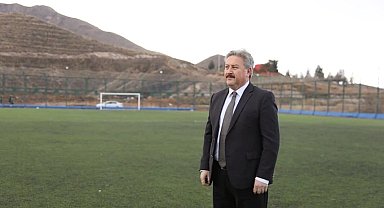 Başkan Palancıoğlu'ndan gençlere yeni futbol sahası