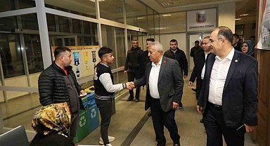 Başkan Zeybek belediye birimlerinin yeni yılını kutladı