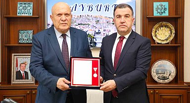 Bayburt Belediyesine altın madalya beratı takdim edildi