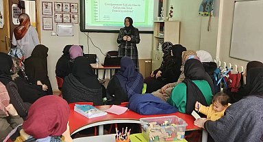 Bayburt'ta anne ve anne adaylarına 'Aile Ahlaki Eğitimi' sunumu yapıldı