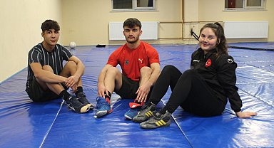 Bayburt'tan yürekleri ısıtan dostluk örneği: Aynı üniversiteyi aynı bölümü kazanıp aynı spor branşına gönül verdiler