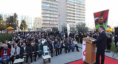 Bayraklı'da 21'i yeni, 68'i revize edilen park hizmete açıldı