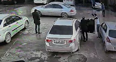 Benzin istasyonundaki saldırı anı güvenlik kamerasına yansıdı