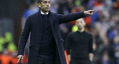 Beşiktaş'a Genesio'dan olumsuz haber geldi, rota van Bronckhorst