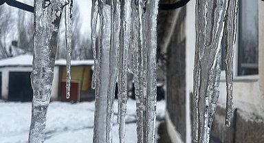 Beyaza bürünen Ağrı buz tuttu