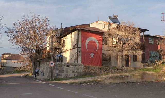 Beypazarı'nda 30 yıllık su hatları yenilendi