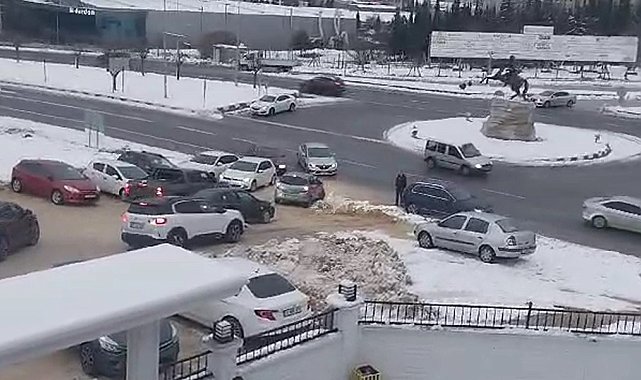 Bilecik 1. OSB Kavşağı'na trafik karmaşası