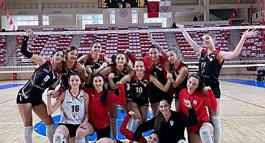 Bilecik Belediyesi Voleybol Spor Kulübü rahat kazandı