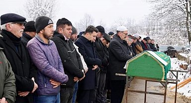 Bilecik Valisi Aygöl, vefat eden muhtarın cenazesine katıldı