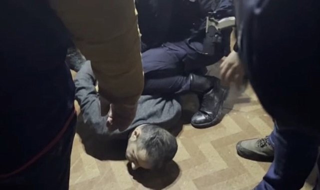 Bilecik'te 31 yıl hapis cezası bulunan cezaevi firarisi gizli bölmede yakalandı