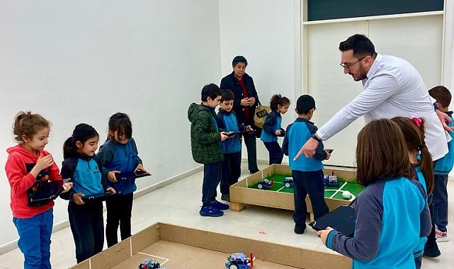 Bilim Merkezi'nde Robomaç Algoritma etkinliği