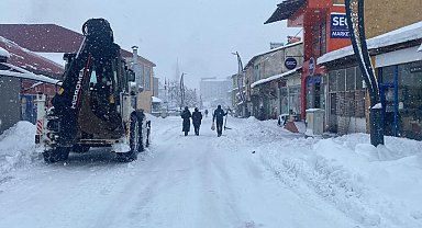 Bingöl'de yeni yılın ilk karı yağdı