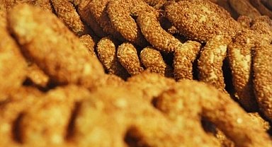 Bir kandil simidi bir ekmekten daha pahalı