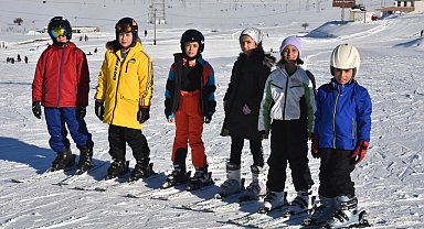 Bitlis'te kayak sezonu açıldı