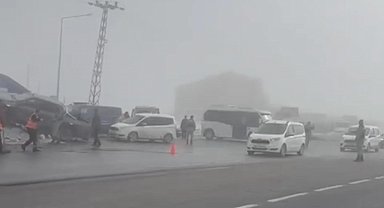 Bitlis'te zincirleme kaza: 18 yaralı