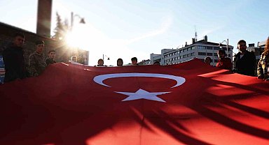 Bolu'da 20 kişiyle şehitleri anma yürüyüşü düzenlendi