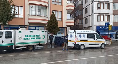 Bolu'da hava almak için çıktığı balkondan düşen 91 yaşındaki adam hayatını kaybetti