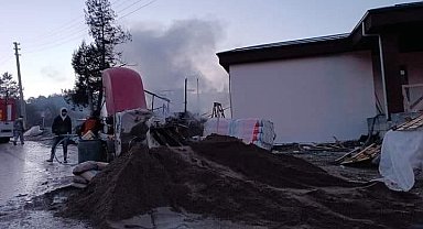 Bolu'da işçilerin kaldığı müştemilat küle döndü