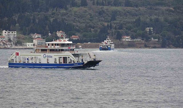 Bozcaada ve Gökçeada'ya fırtına nedeniyle 2 gündür sefer yapılamıyor