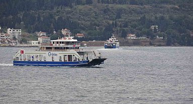 Bozcaada ve Gökçeada'ya fırtına nedeniyle 2 gündür sefer yapılamıyor