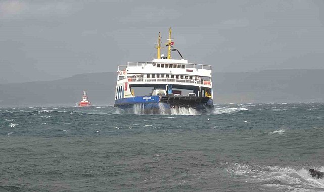 Bozcaada ve Gökçeada'ya tüm feribot seferleri iptal edildi