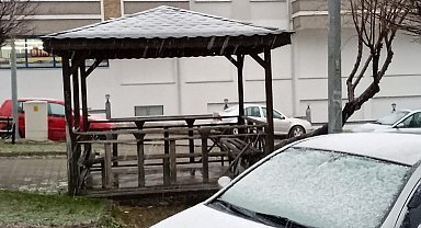 Bozüyük'te beklenen kar yağışı başladı