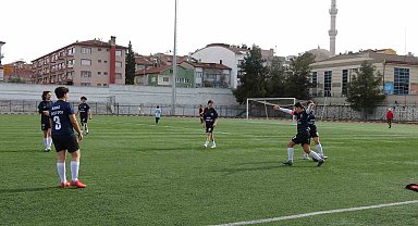 Burdur Gençlik ve Spor Kadın Futbol Takımı ilk maçından hükmen galip ayrıldı