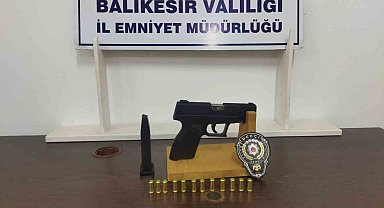 Burhaniye'de polis aranan 23 kişiyi yakaladı