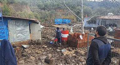 Burhaniye'de selin faturası ağır oldu