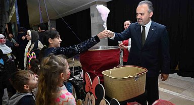 Bursa yetimlerine sahip çıkıyor