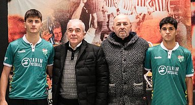 Bursaspor Kulübü, Ahmet Hakan Atış ve Ahmet Berke Ay'la profesyonel sözleşme imzaladı