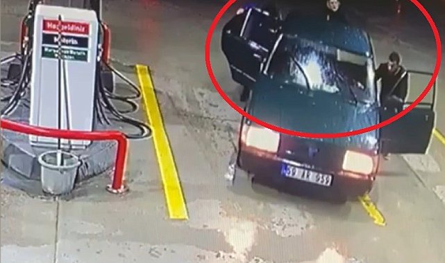 Çaldıkları Tofaş otomobilin yakıtı bitince benzin istasyonunda kıskıvrak yakalandılar