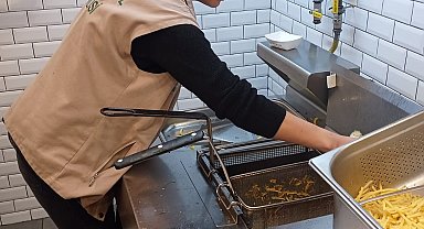 Çanakkale İl Tarım ve Orman Müdürlüğü, gıda güvenliği için fast-food işletmelerini denetliyor