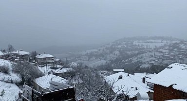 Çanakkale'de yüksek kesimler beyaza büründü