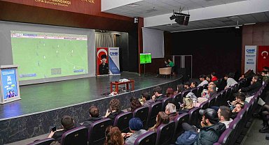 Canik'te e - spor turnuvası nefesleri kesti